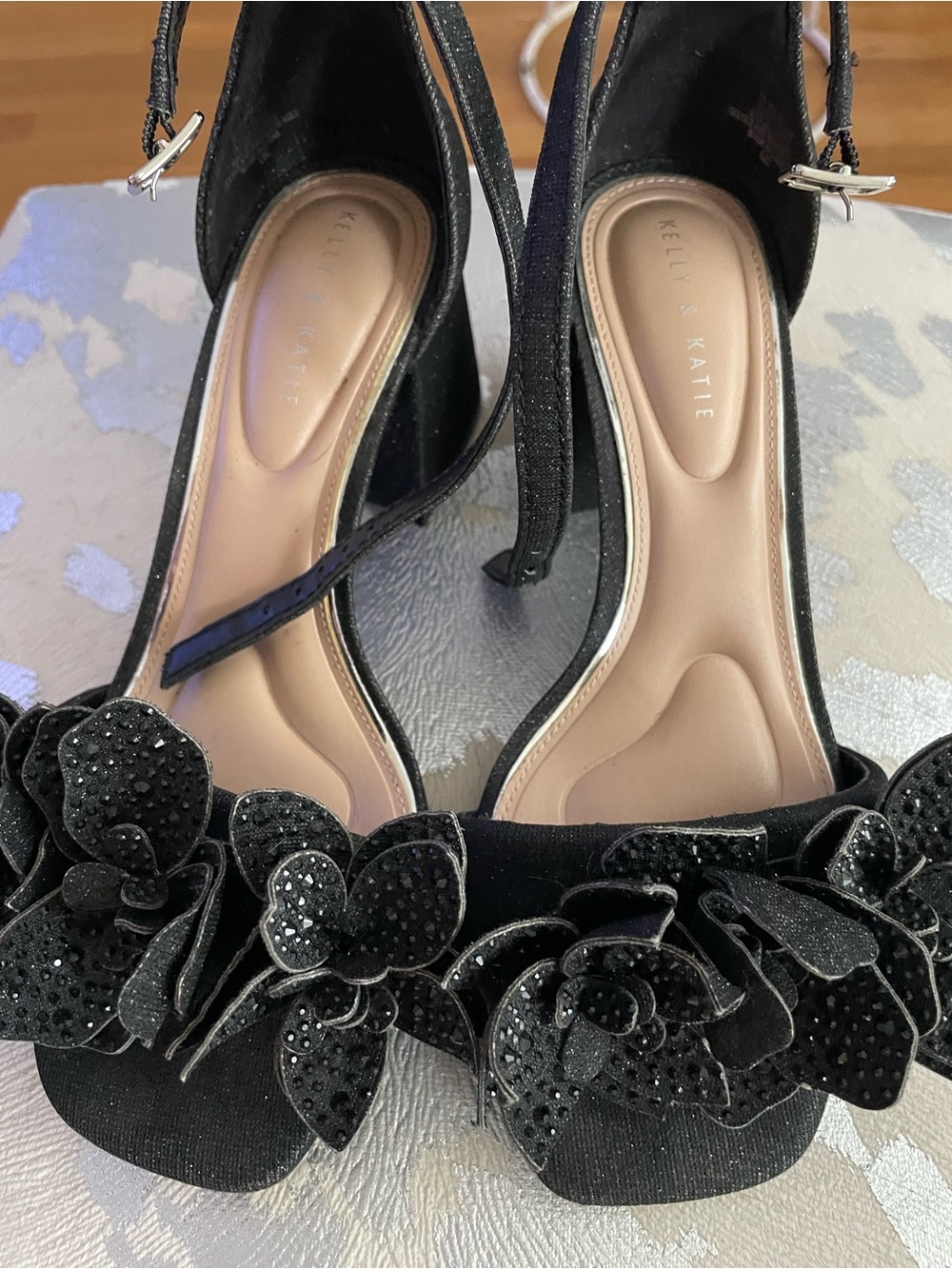 Fancy floral size 6.5 Kelly & Katie